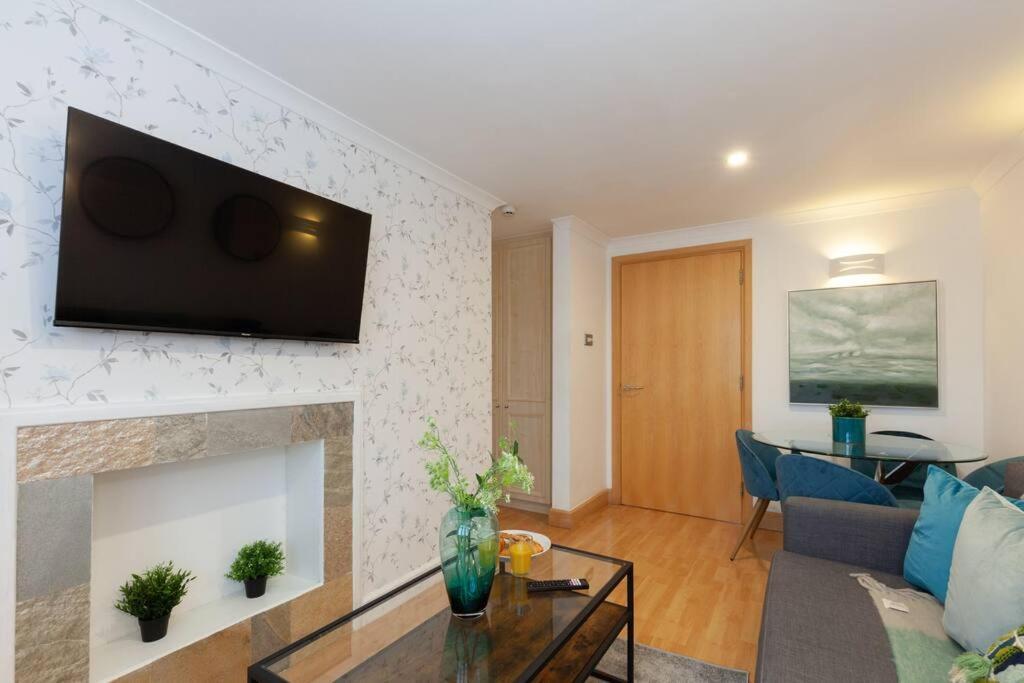 Apartment In The Heart Of The City Centre, Live Like A Local Oxford Eksteriør billede
