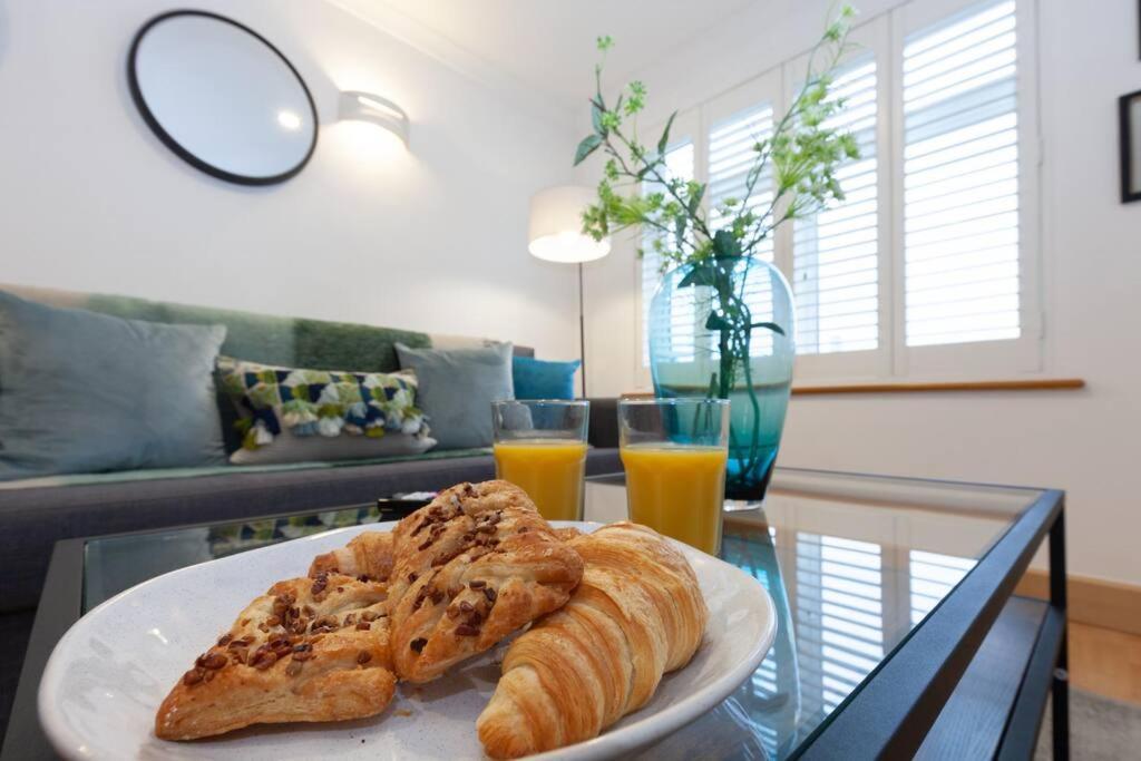 Apartment In The Heart Of The City Centre, Live Like A Local Oxford Eksteriør billede