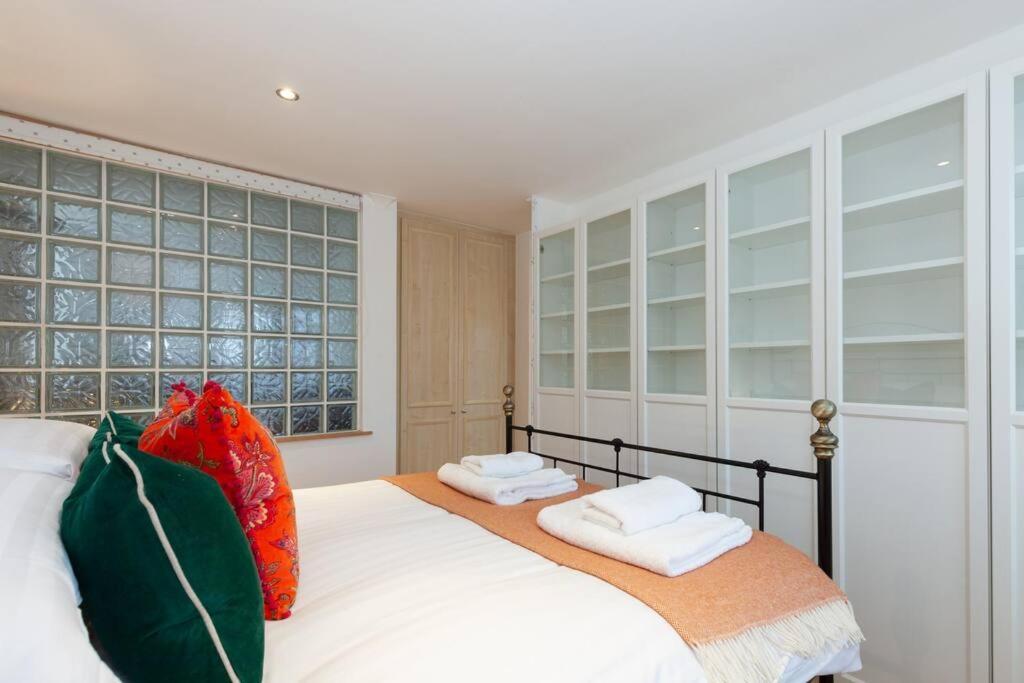 Apartment In The Heart Of The City Centre, Live Like A Local Oxford Eksteriør billede