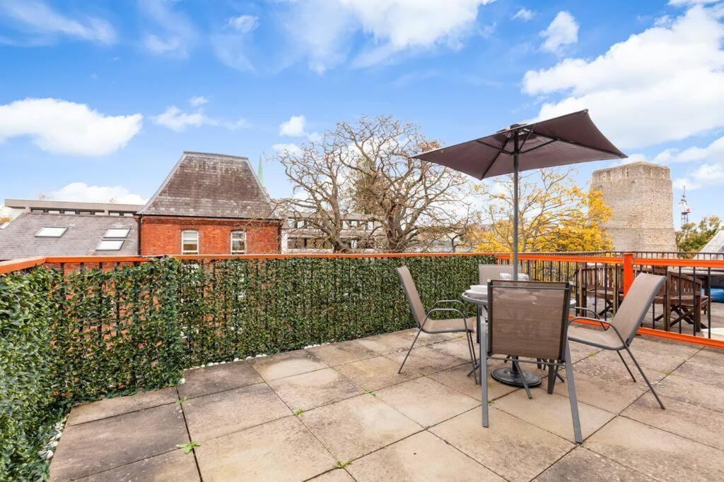 Apartment In The Heart Of The City Centre, Live Like A Local Oxford Eksteriør billede