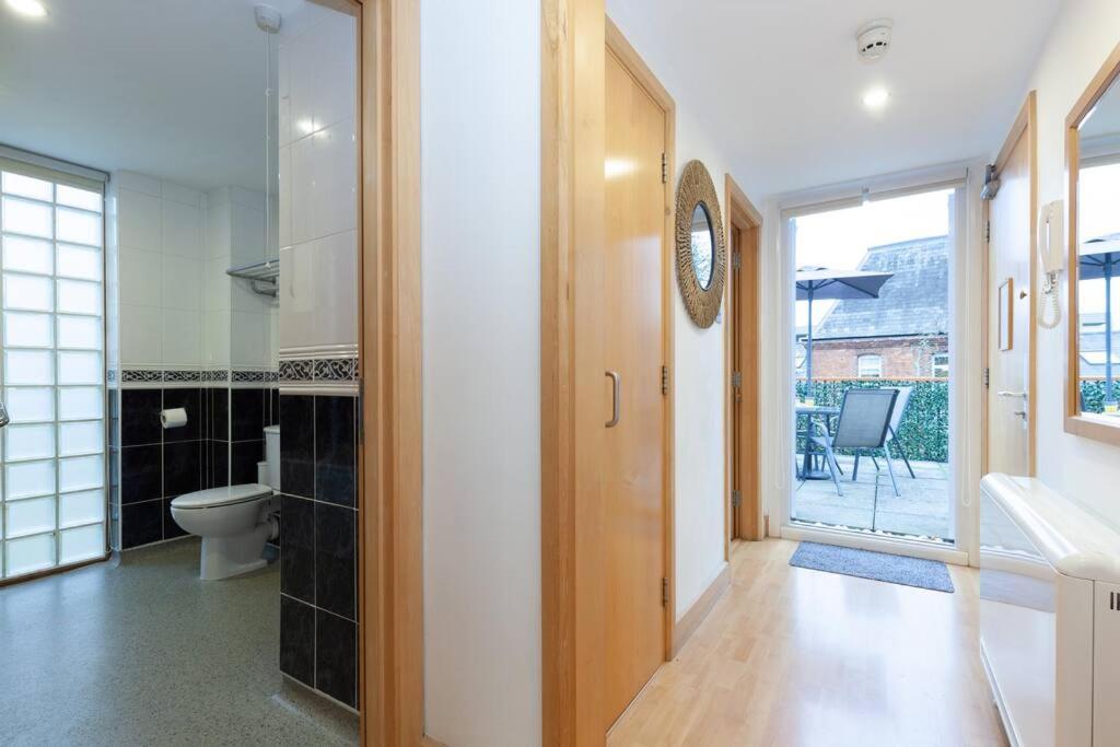 Apartment In The Heart Of The City Centre, Live Like A Local Oxford Eksteriør billede
