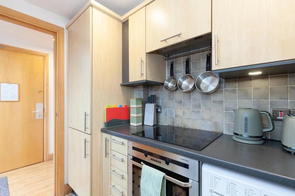 Apartment In The Heart Of The City Centre, Live Like A Local Oxford Eksteriør billede