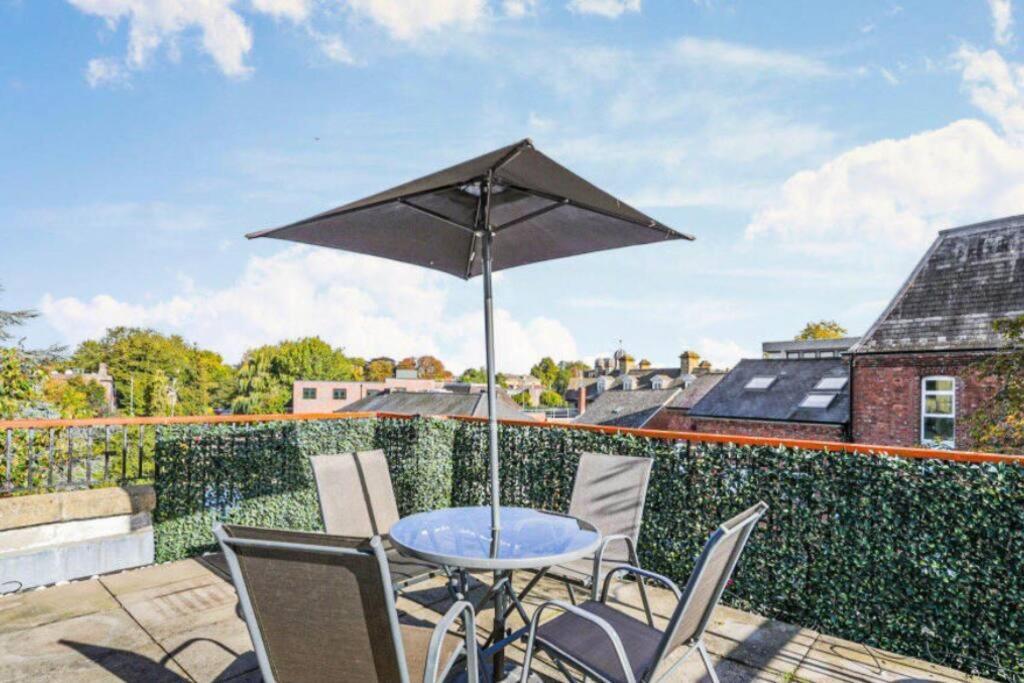 Apartment In The Heart Of The City Centre, Live Like A Local Oxford Eksteriør billede