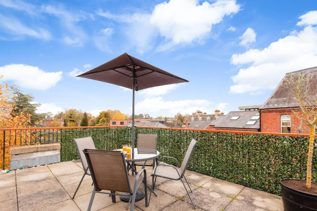 Apartment In The Heart Of The City Centre, Live Like A Local Oxford Eksteriør billede